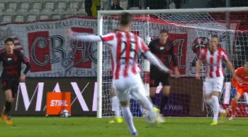 Gol sezonu załatwił Raków przy Kałuży. Jacek Zieliński przyszedł i wygrał (VIDEO)